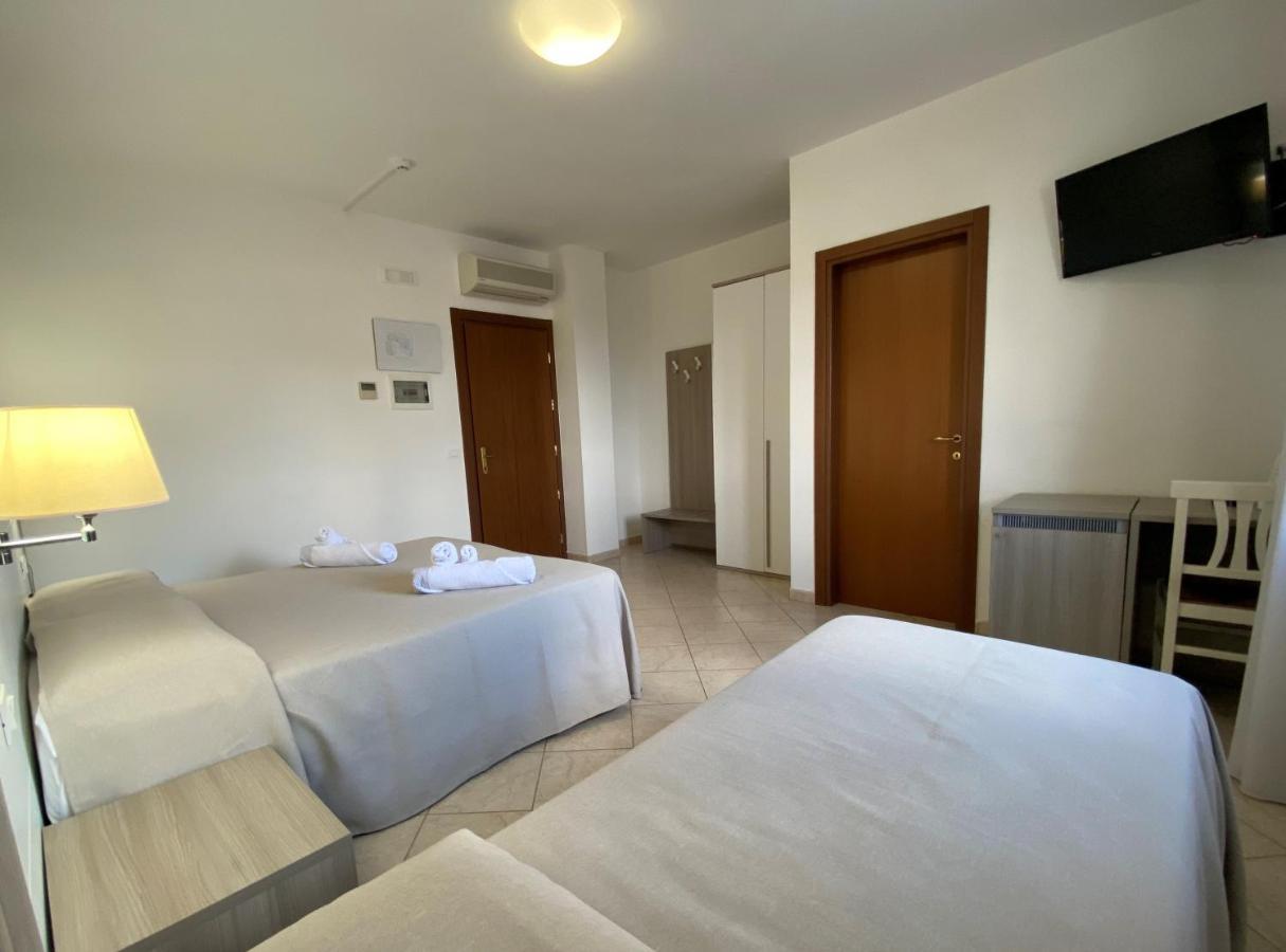 Hotel Victoria توري سانتا سابينا المظهر الخارجي الصورة