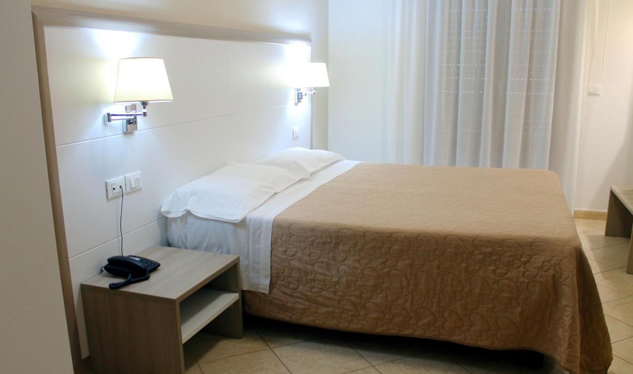 Hotel Victoria توري سانتا سابينا المظهر الخارجي الصورة
